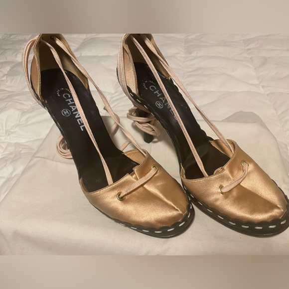RARE FIND! Size 41/11. 2003 D’Orsay Interlocking CC Authentic Chanel Satin Pumps - Picture 3 of 12